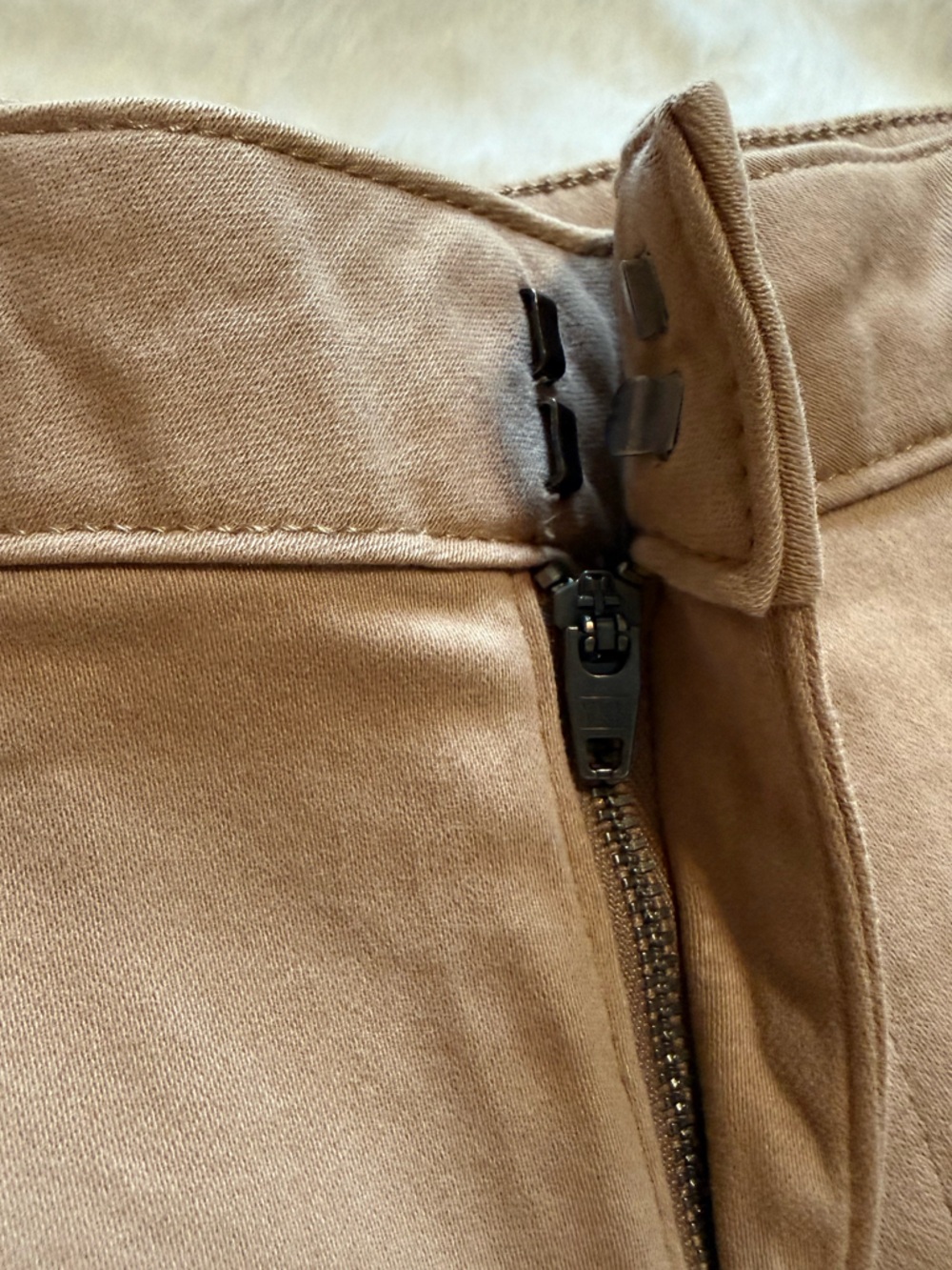NWT Banana Republic Women’s Chino Shorts in Tan - Picture 6 of 8